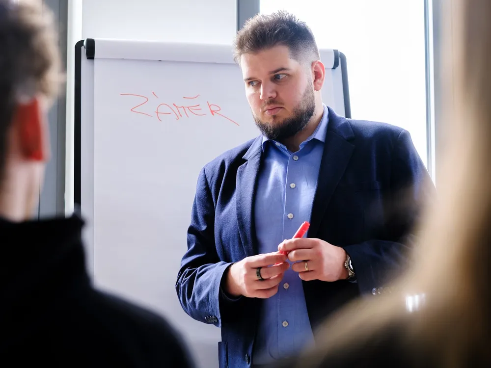 Martin Luňák vede trénink se skupinou podnikatelů